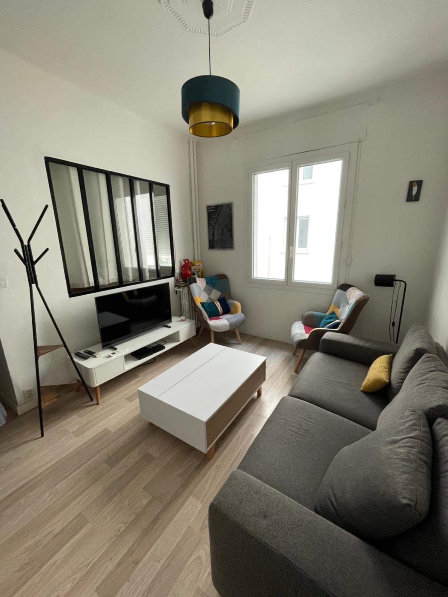 Apartment De La *